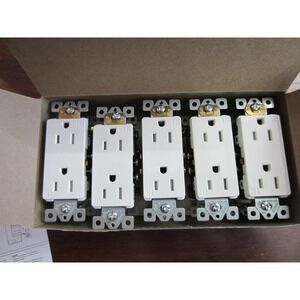 Receptacle Outlet 10 Pack Decorator Duplex 15A  125V White 61501-TR-W10P NEW